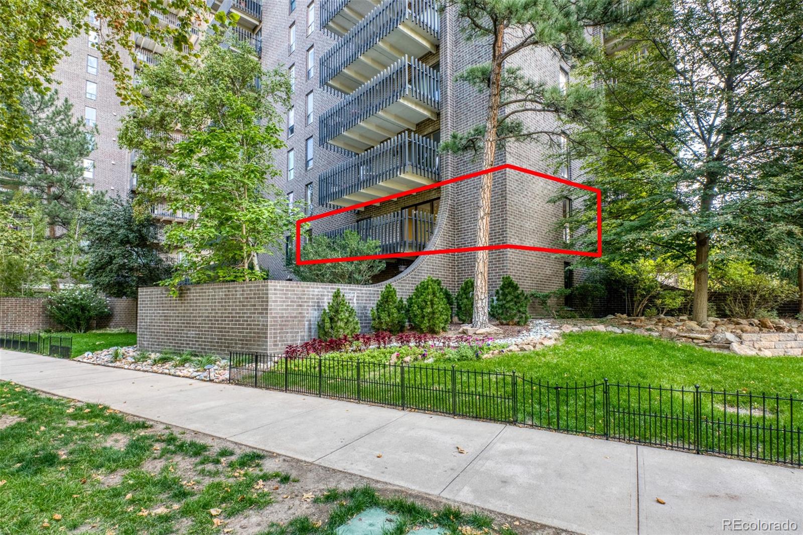 MLS Image #3 for 460 s marion parkway 254,denver, Colorado