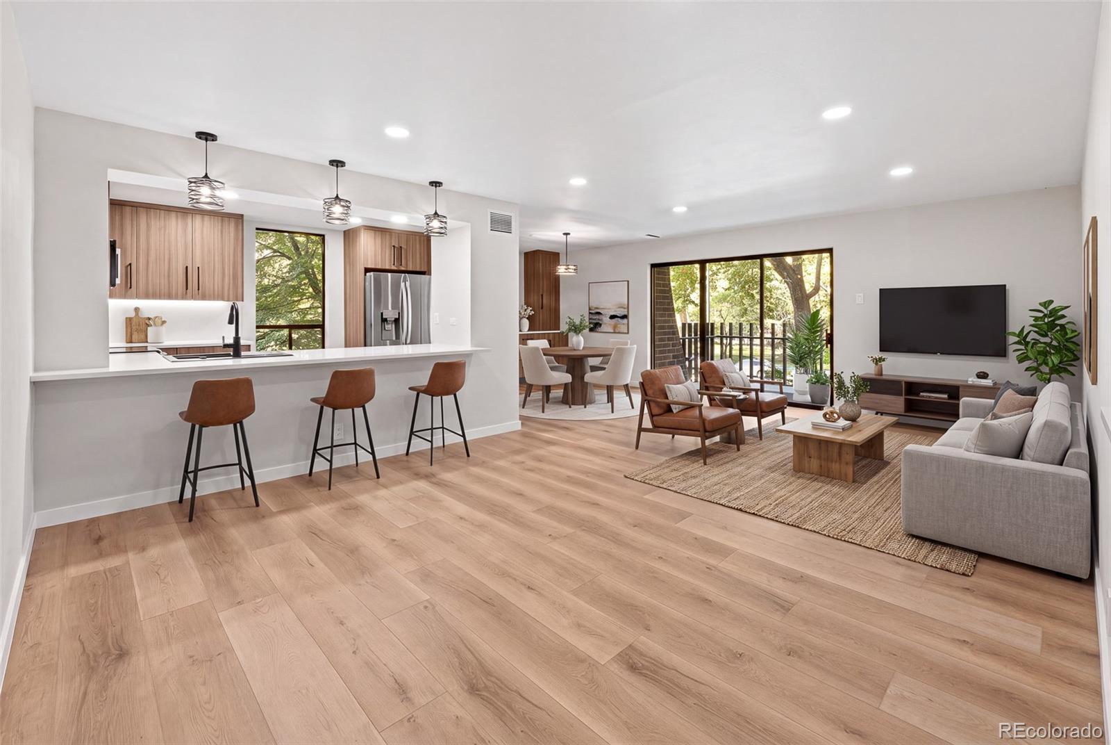 MLS Image #7 for 460 s marion parkway 254,denver, Colorado
