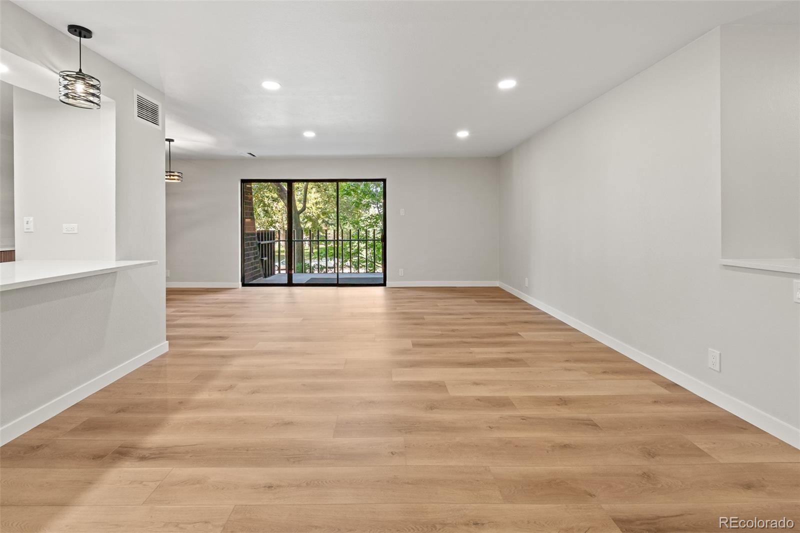 MLS Image #8 for 460 s marion parkway 254,denver, Colorado