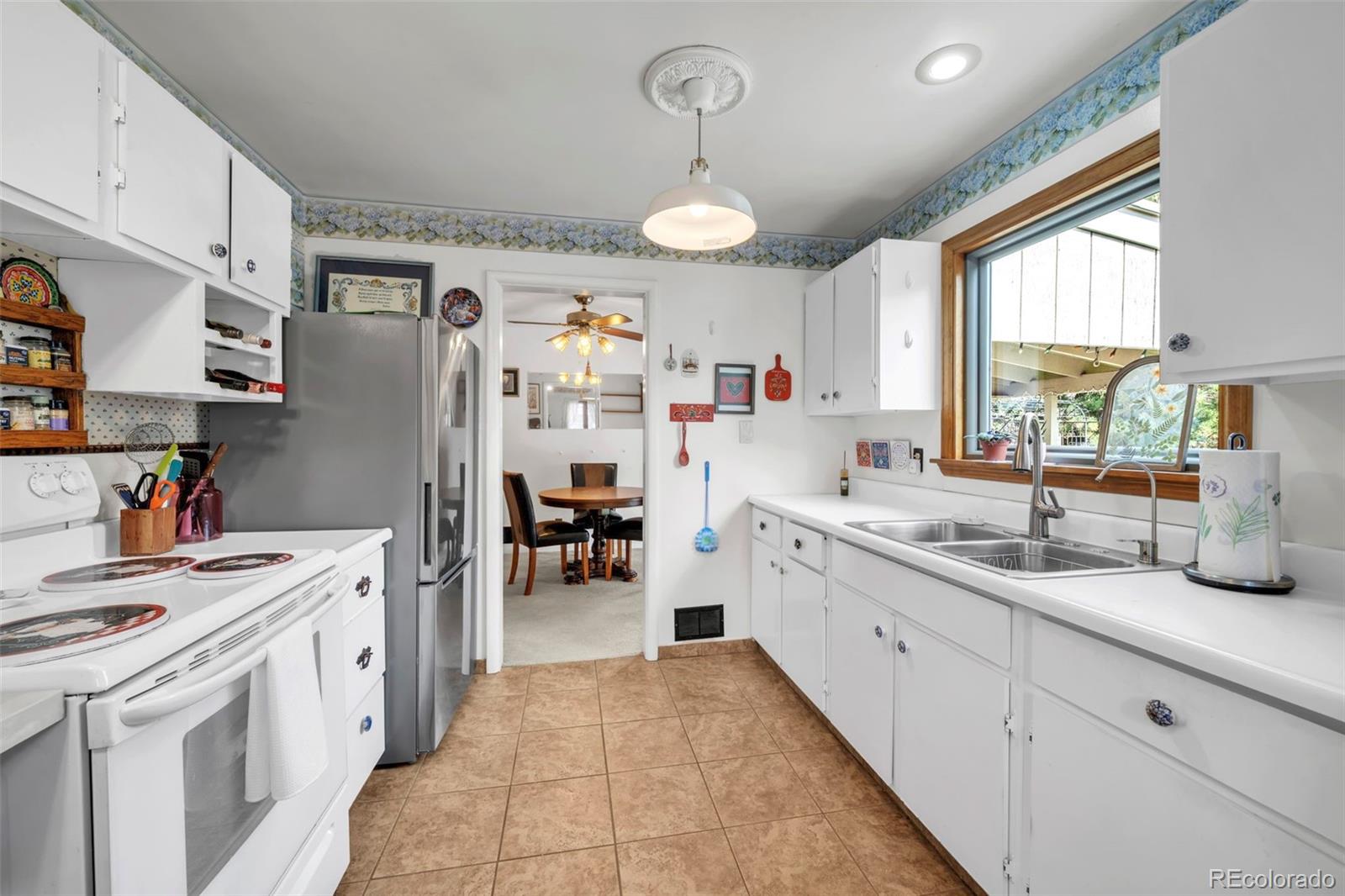 MLS Image #13 for 1550 s ash street,denver, Colorado