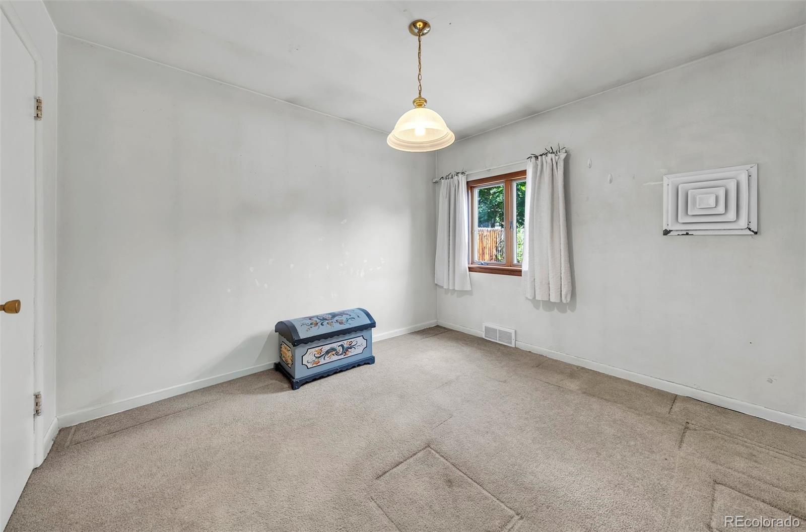 MLS Image #16 for 1550 s ash street,denver, Colorado
