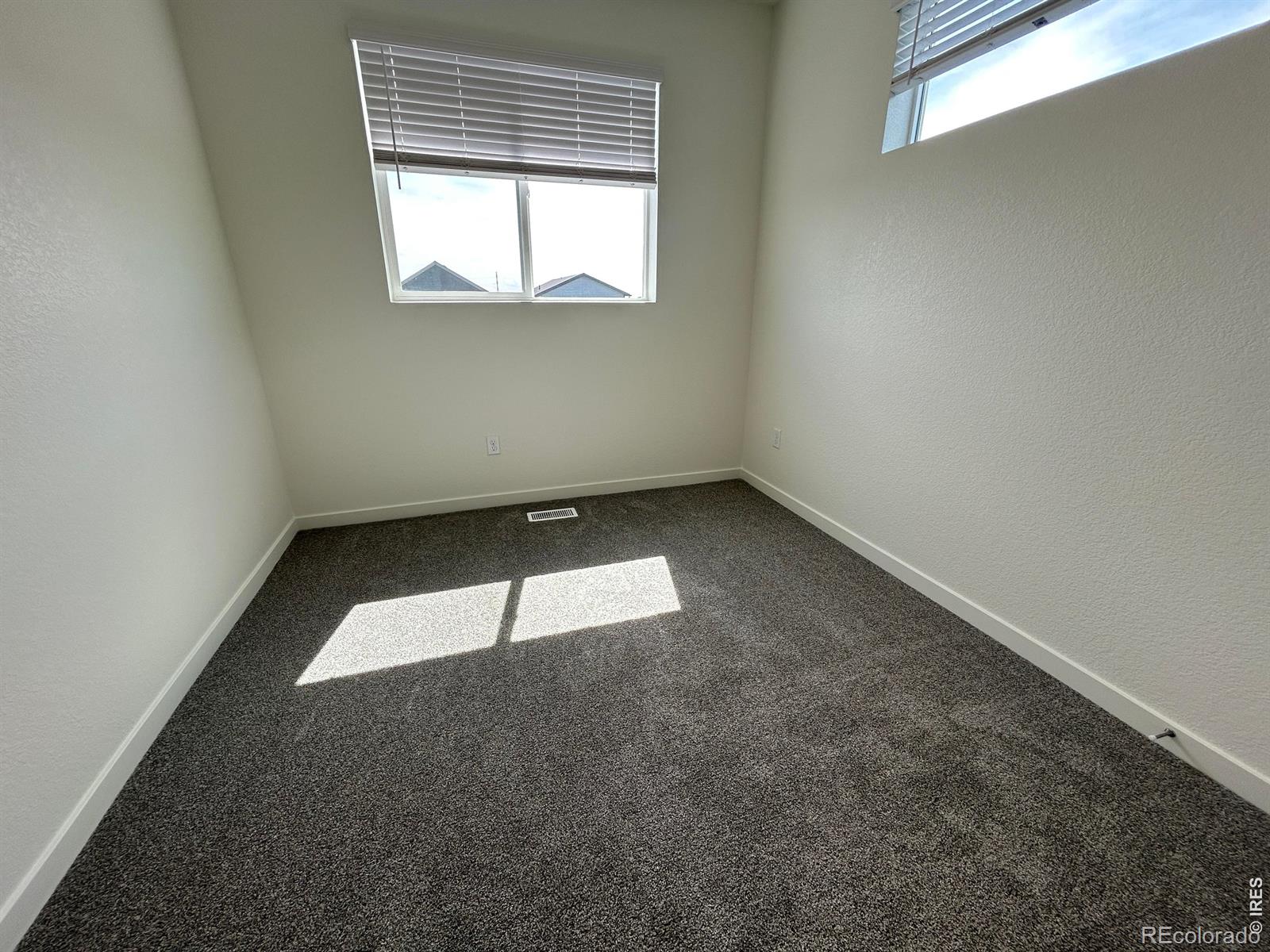 MLS Image #5 for 3924  lake clark street,evans, Colorado