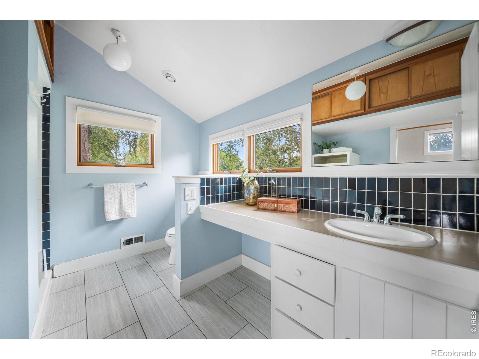 MLS Image #37 for 700  locust street,fort collins, Colorado