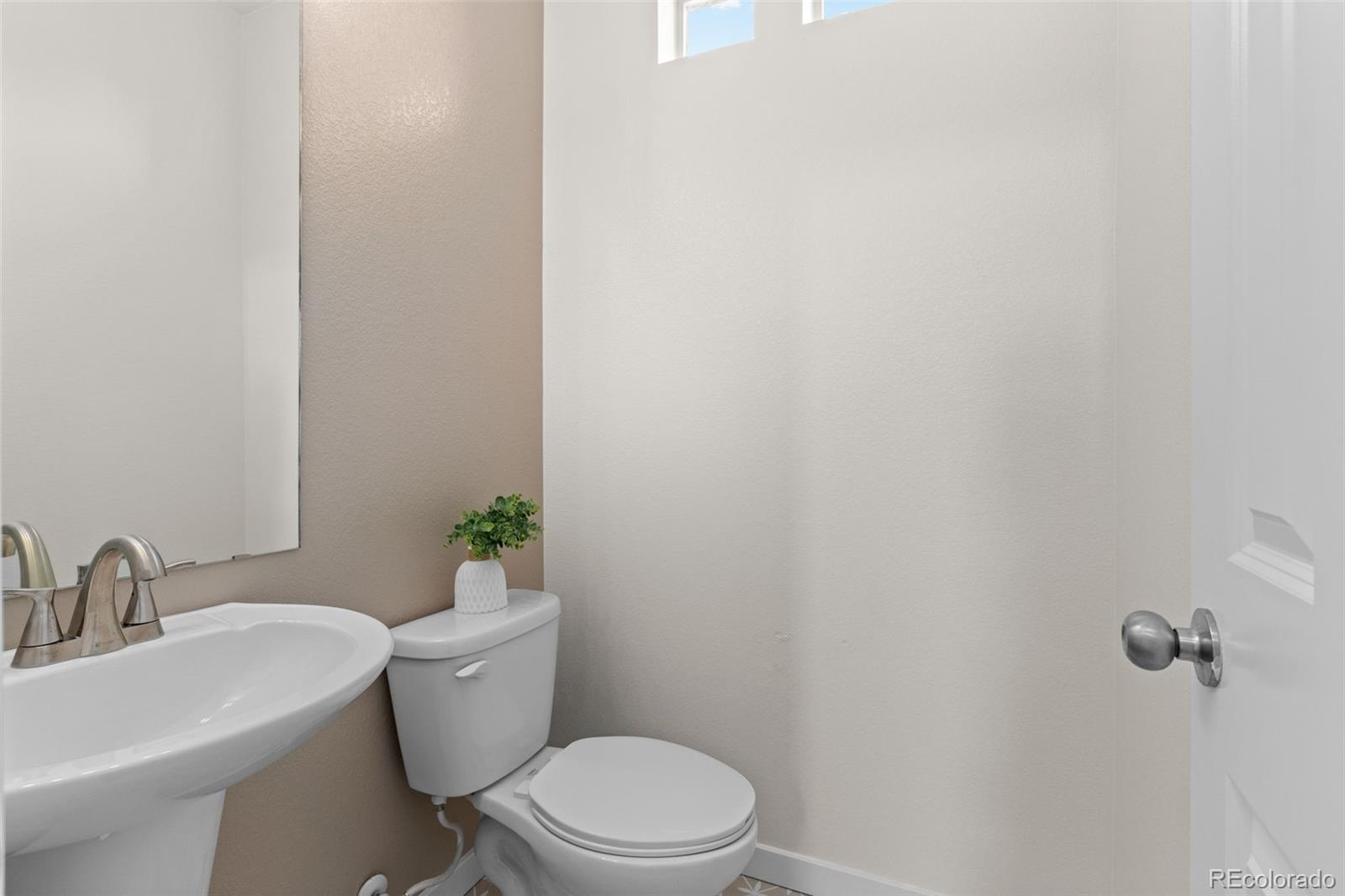 MLS Image #19 for 20054 e 48th drive,denver, Colorado