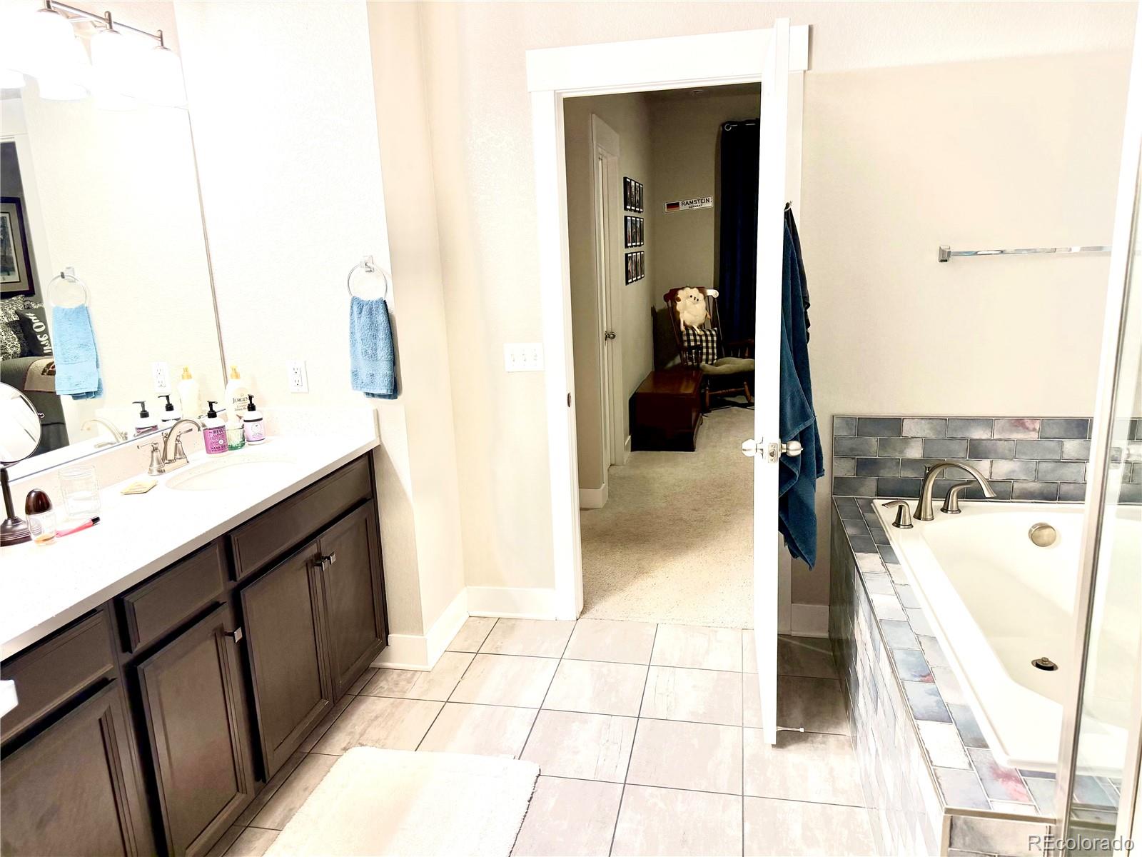 MLS Image #15 for 10350 e 57th place,denver, Colorado