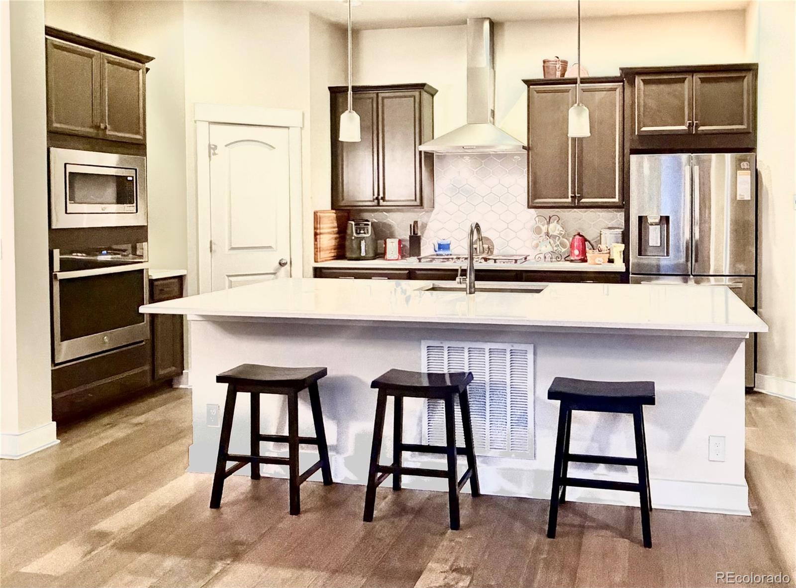 MLS Image #3 for 10350 e 57th place,denver, Colorado