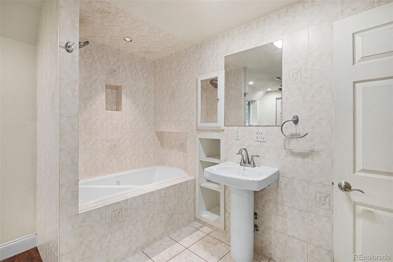 MLS Image #14 for 7347 s spruce street,centennial, Colorado