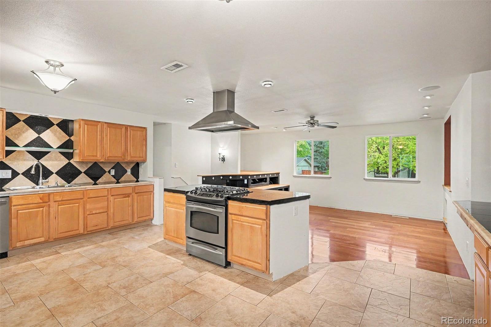 MLS Image #3 for 7347 s spruce street,centennial, Colorado
