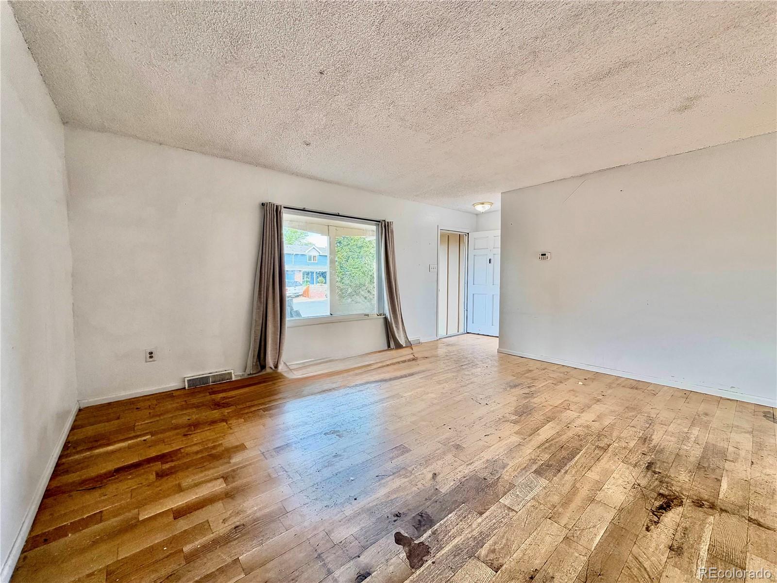 MLS Image #2 for 1996 s olathe street,aurora, Colorado