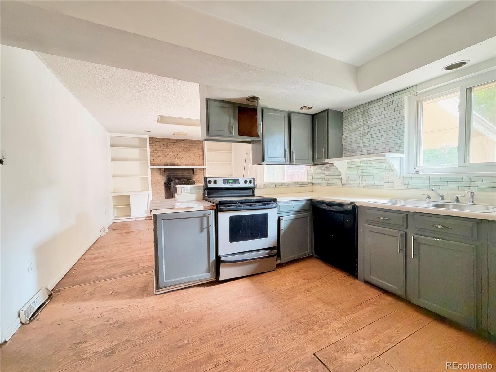 MLS Image #9 for 1996 s olathe street,aurora, Colorado