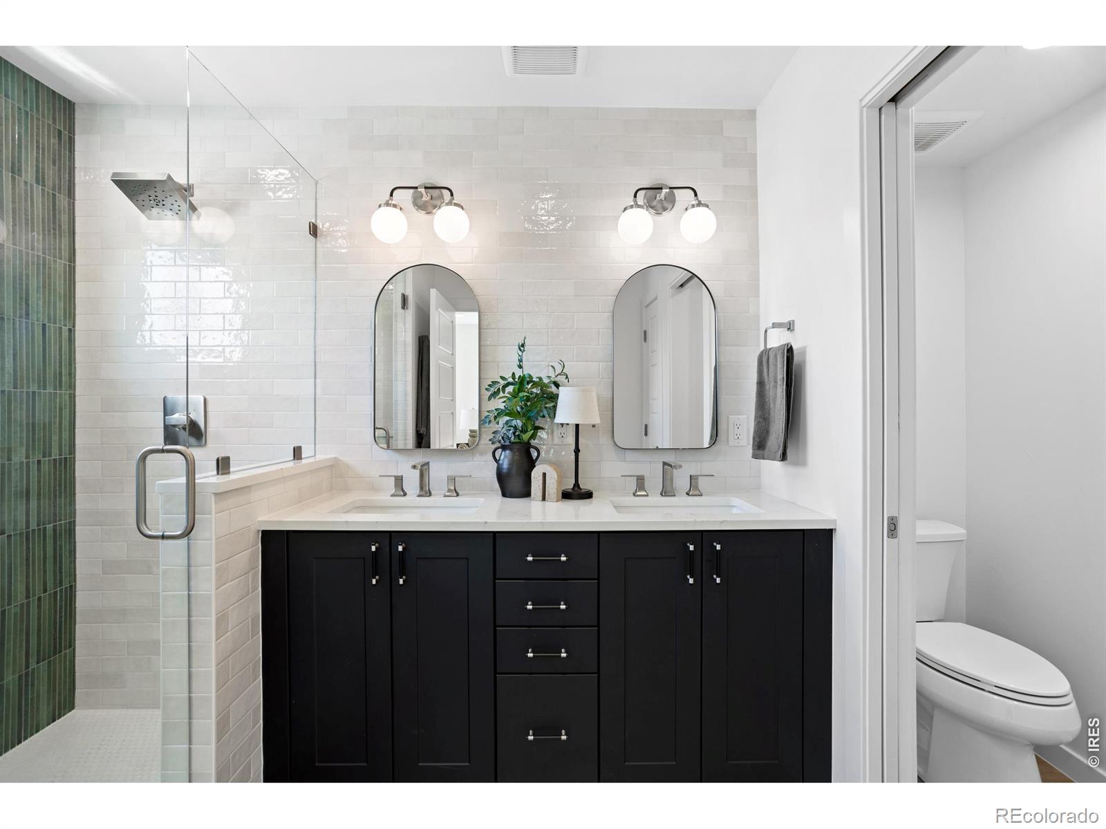 MLS Image #18 for 2160 s grant street,denver, Colorado
