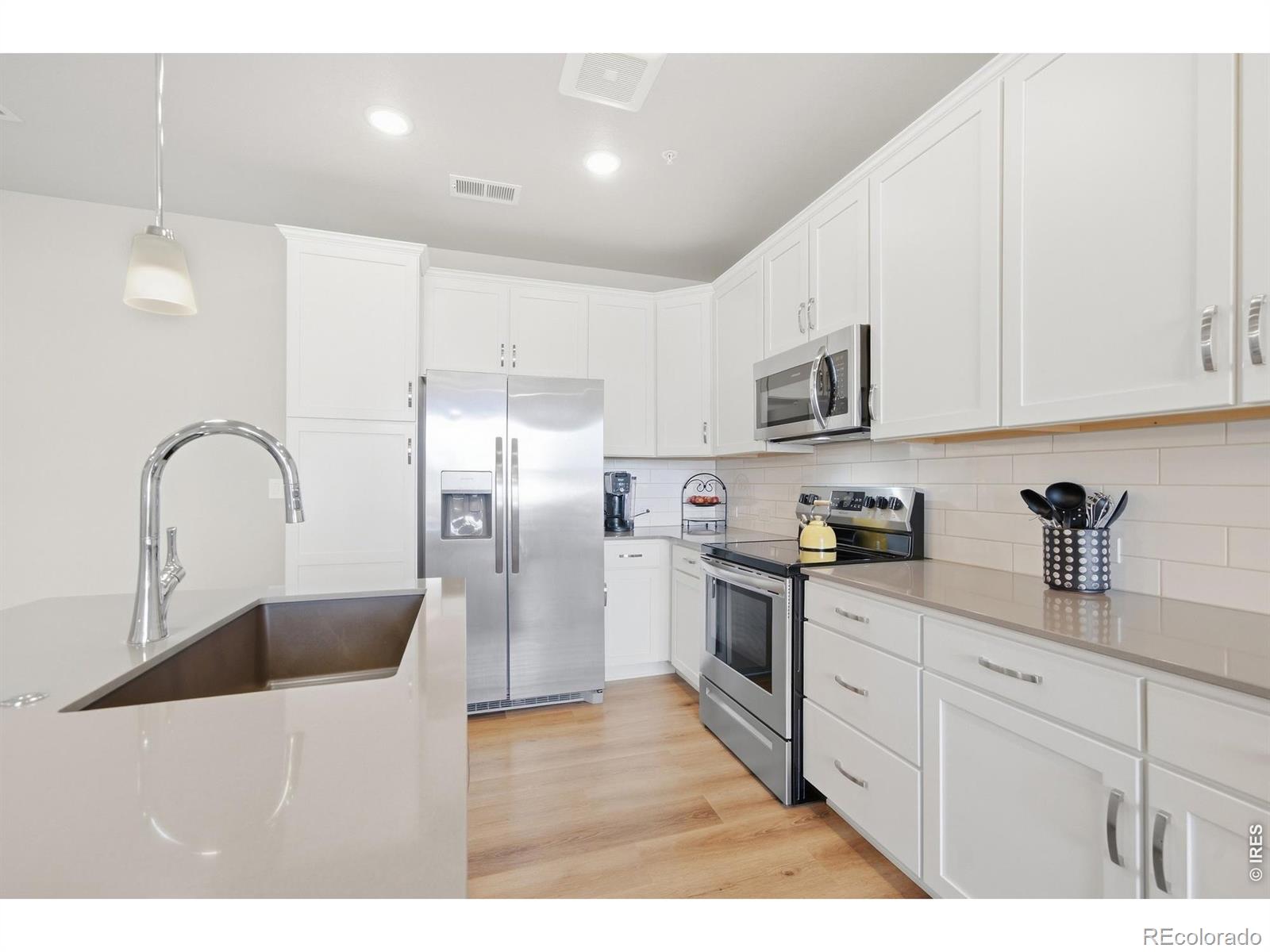 MLS Image #10 for 914  schlagel street,fort collins, Colorado