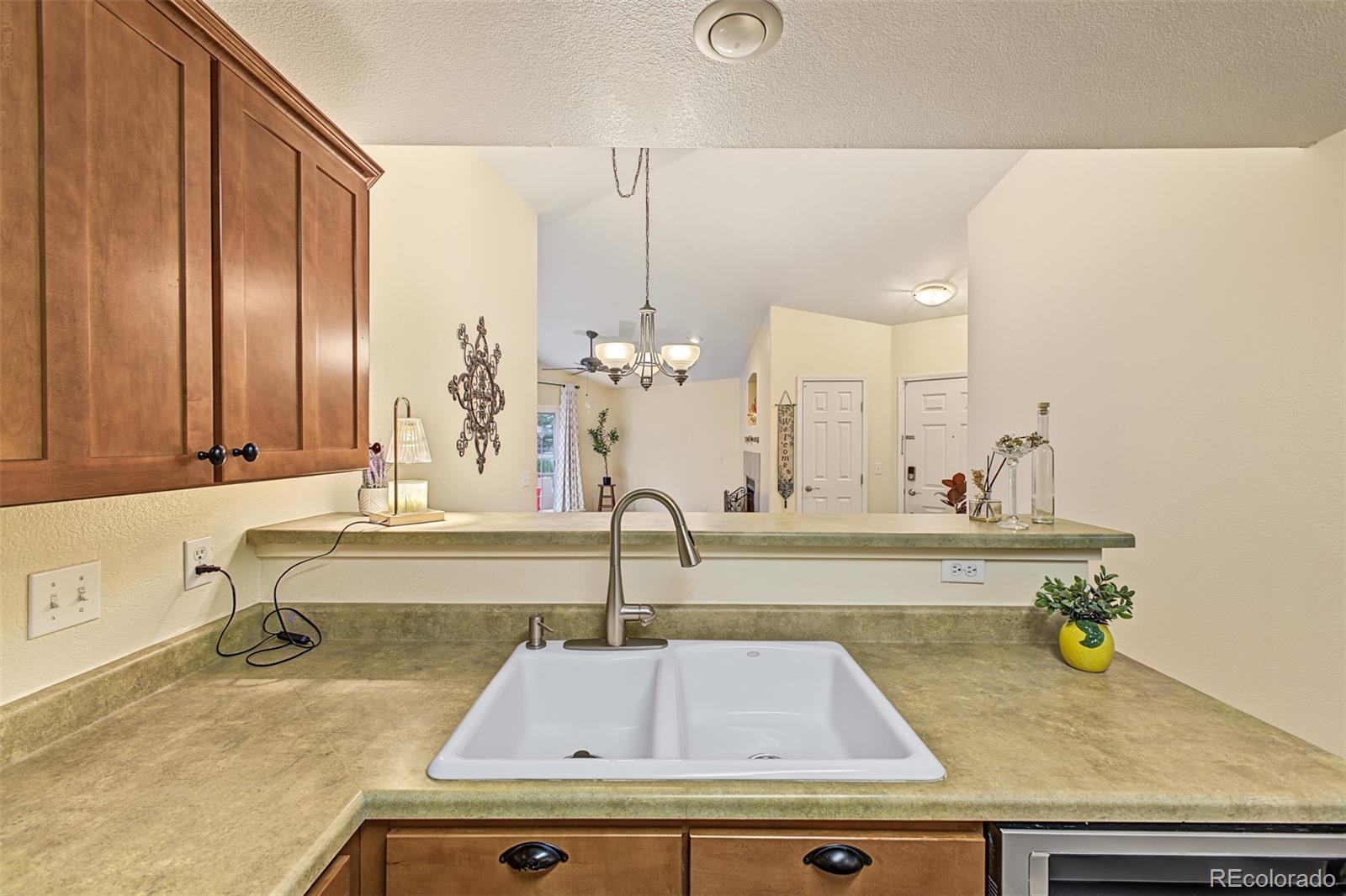 MLS Image #15 for 8777 e dry creek road 1422,centennial, Colorado