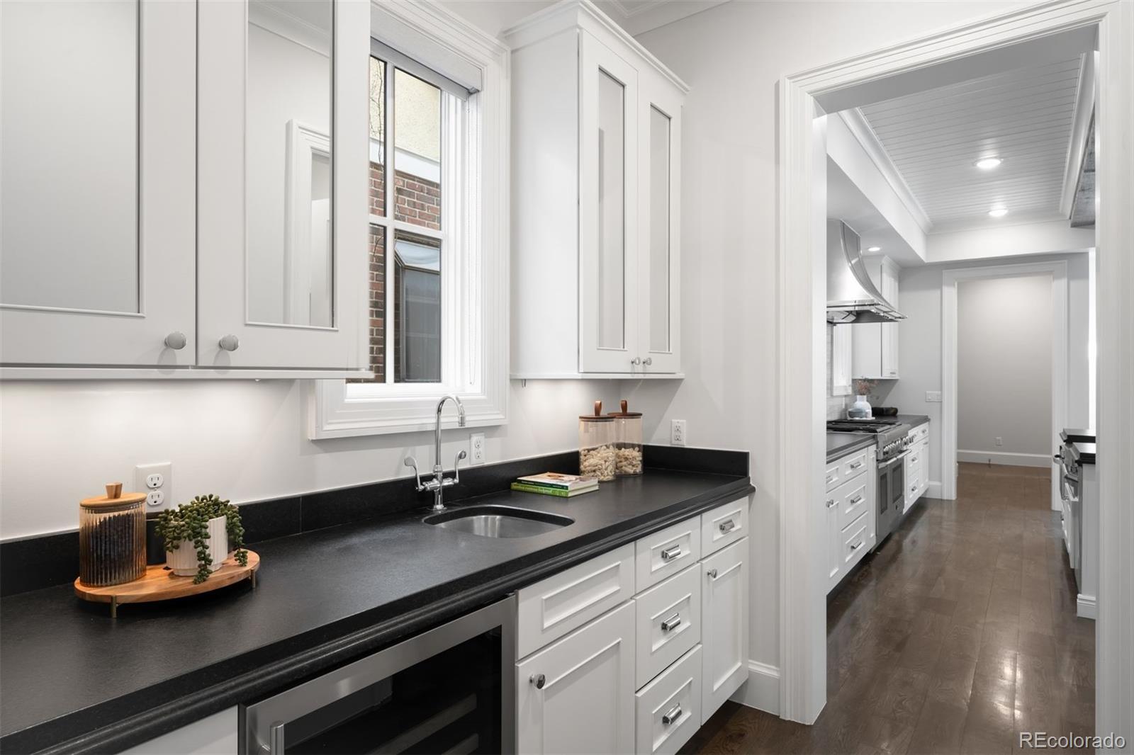 MLS Image #10 for 2218 s clayton street,denver, Colorado
