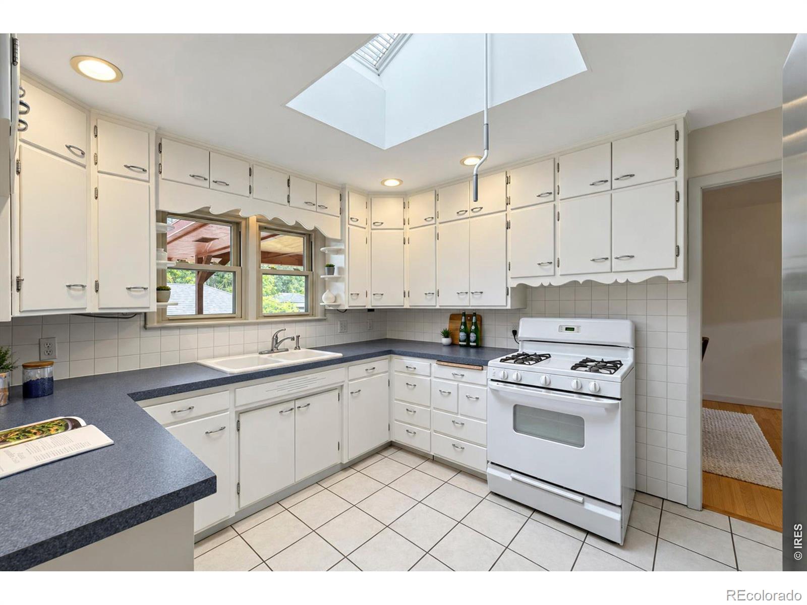 MLS Image #11 for 842  grant street,longmont, Colorado