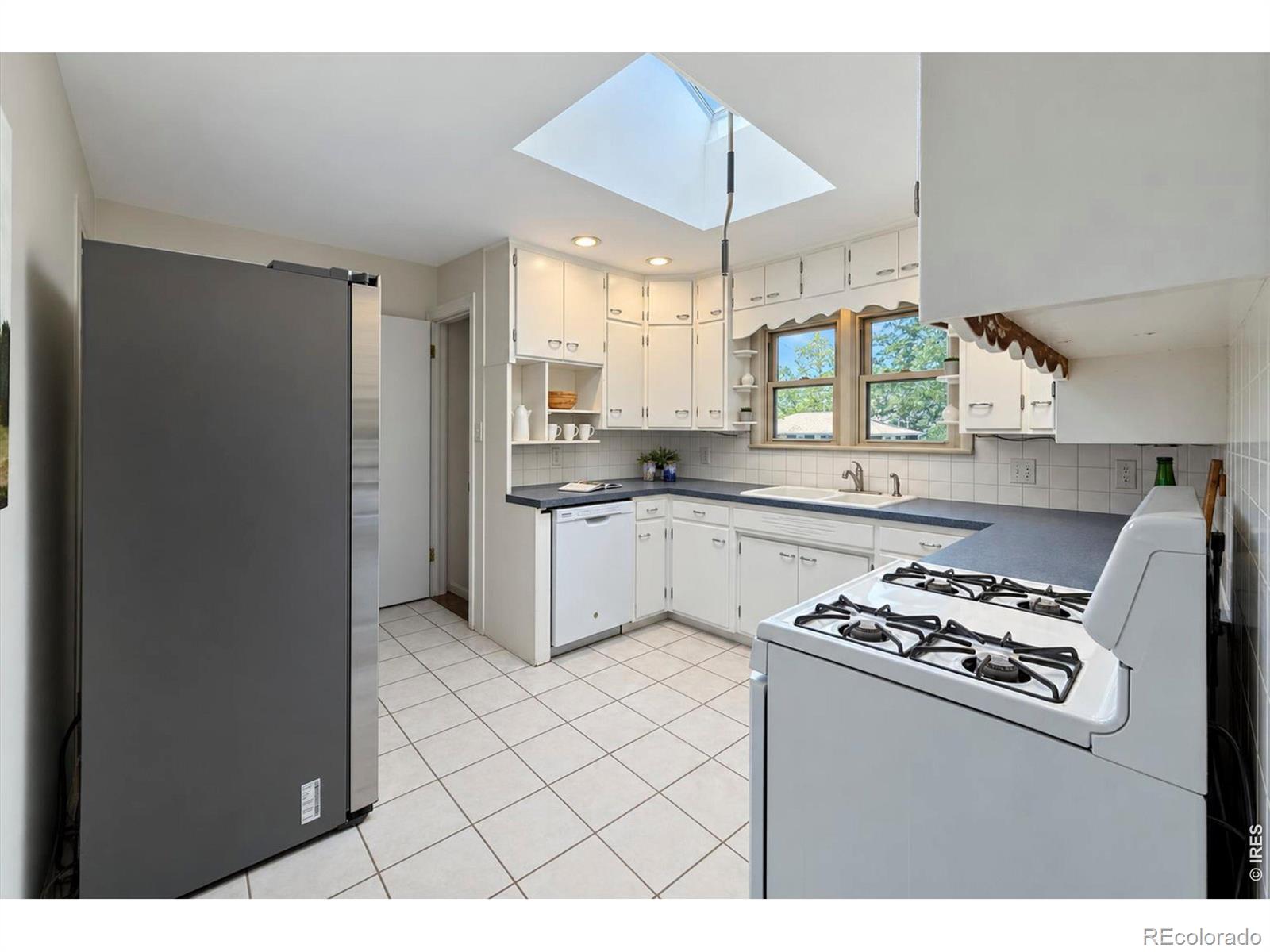 MLS Image #12 for 842  grant street,longmont, Colorado