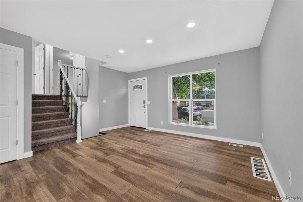MLS Image #3 for 1661 s walden court,aurora, Colorado