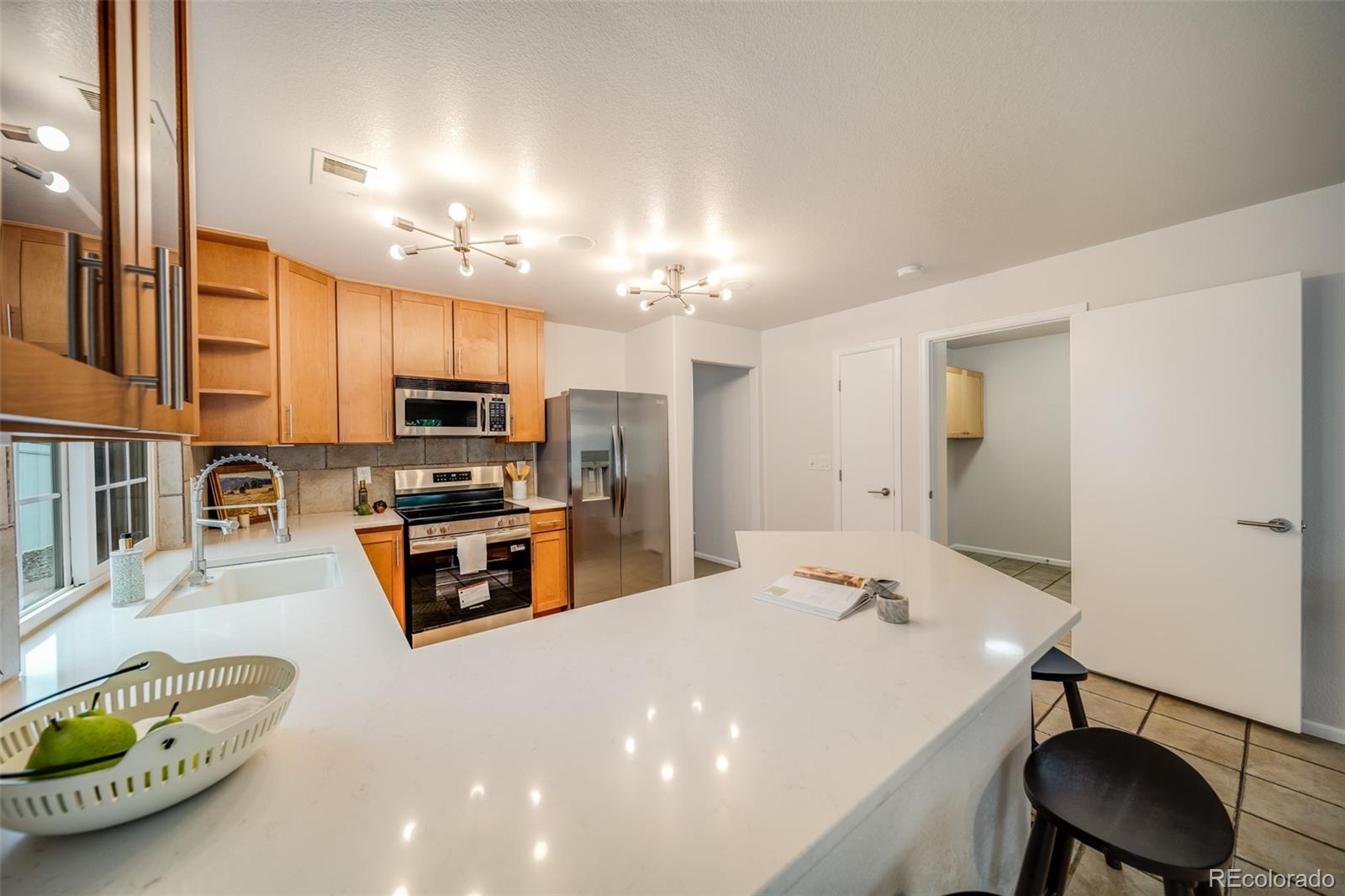 MLS Image #10 for 18753 e 51st avenue,denver, Colorado