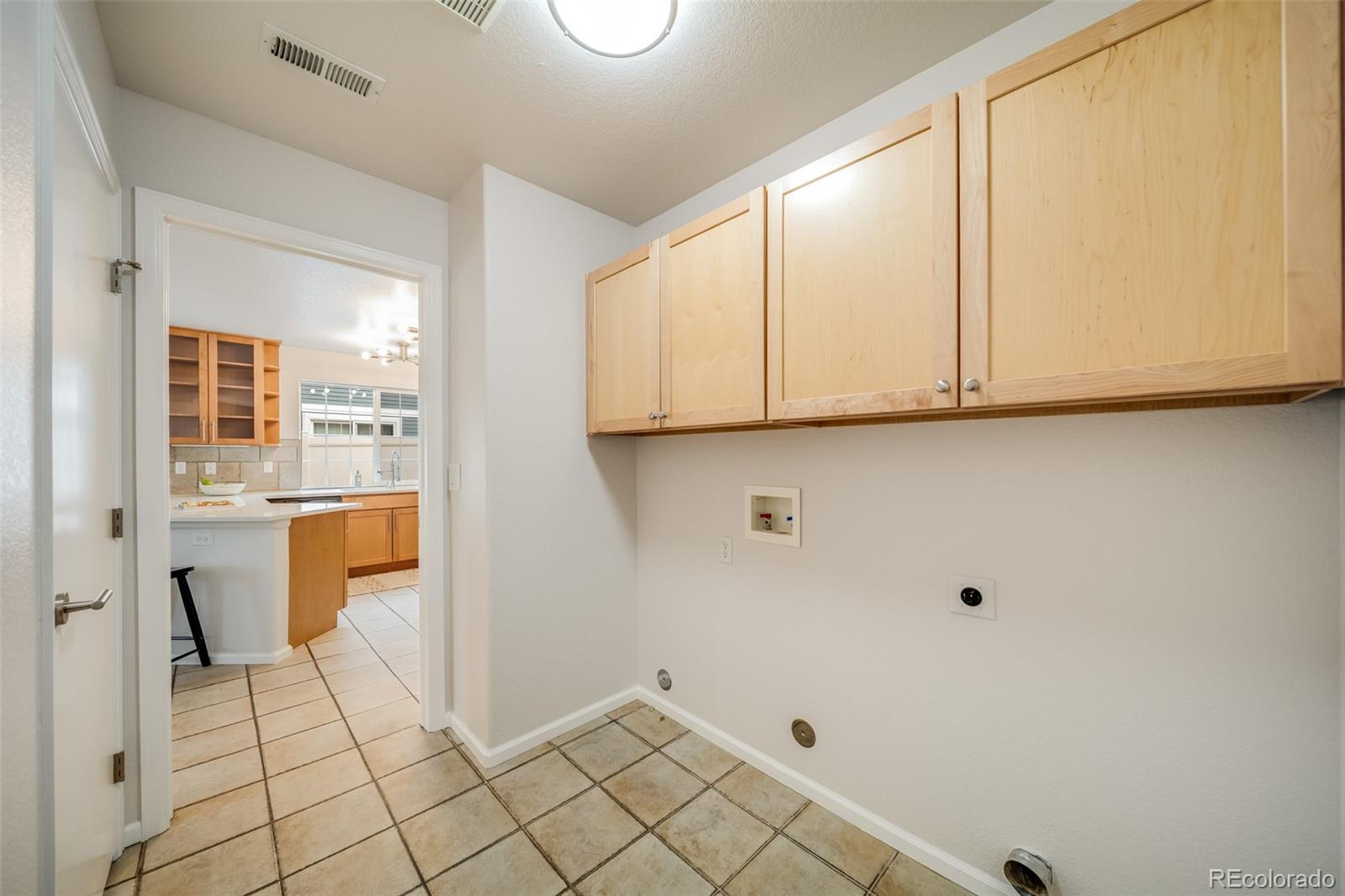 MLS Image #20 for 18753 e 51st avenue,denver, Colorado