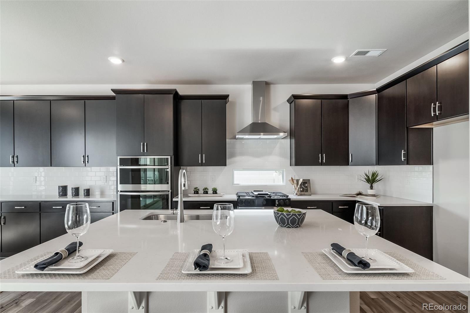 MLS Image #3 for 22103 e 49th place,aurora, Colorado