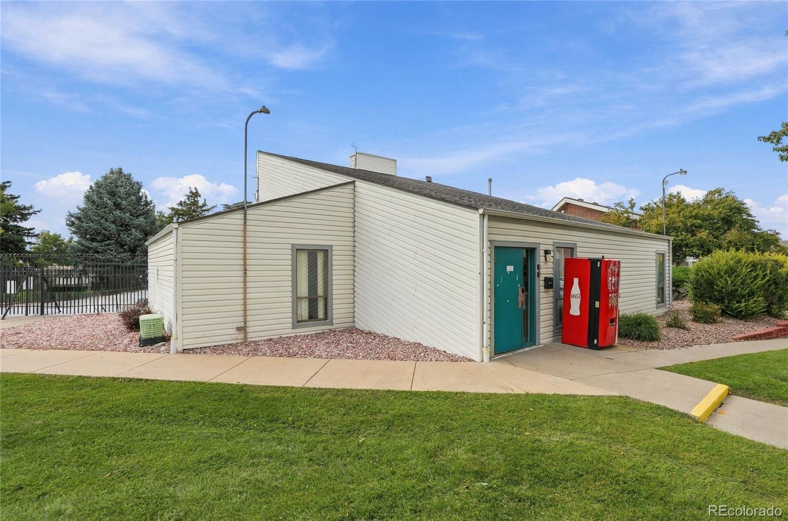 MLS Image #15 for 10150 e virginia avenue,denver, Colorado