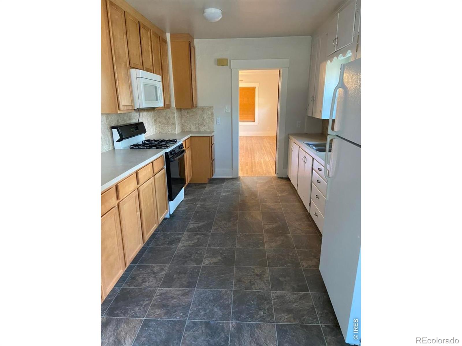 MLS Image #33 for 809  charlotte street,johnstown, Colorado