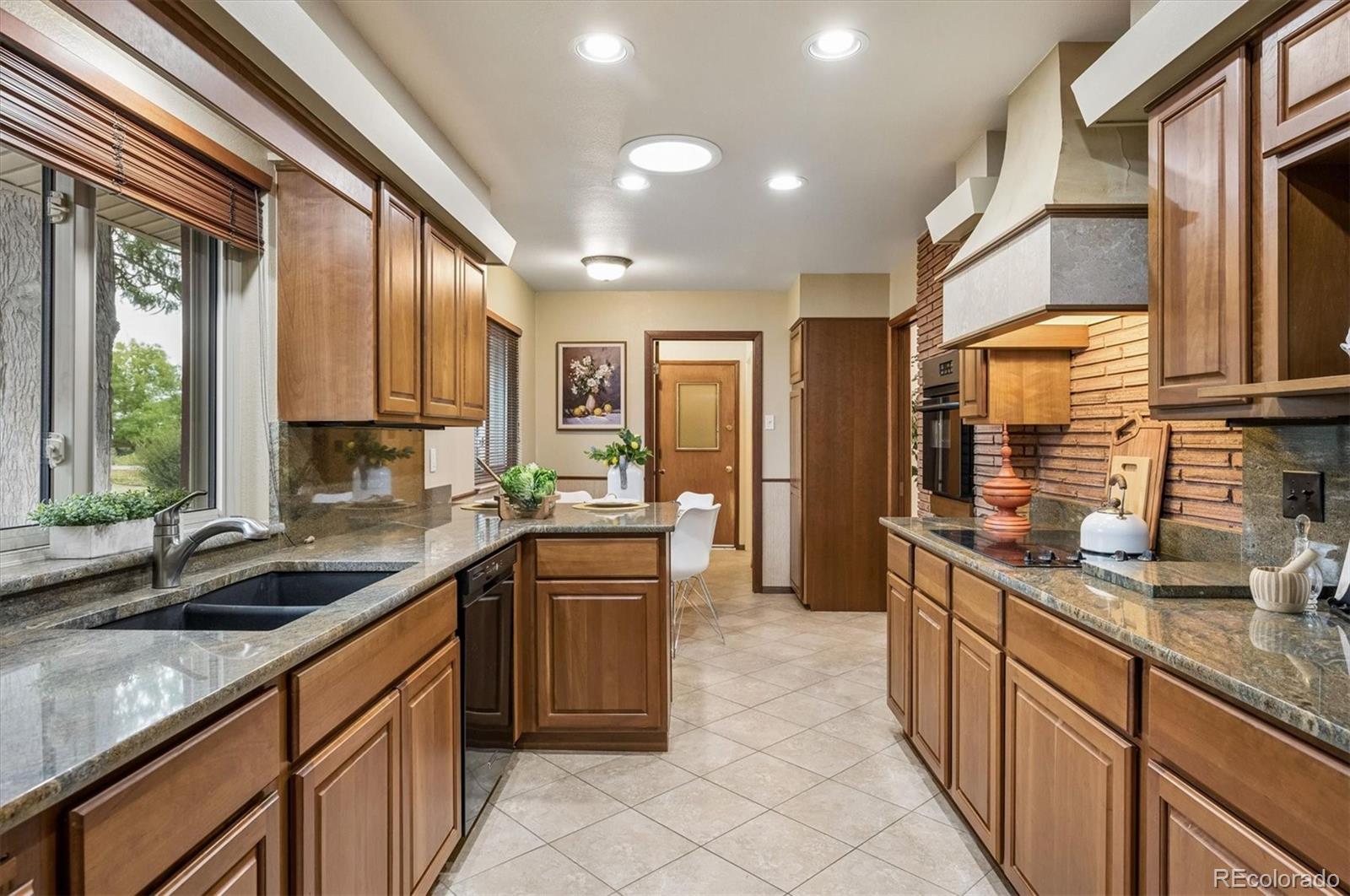 MLS Image #11 for 1860  willow lane,lakewood, Colorado