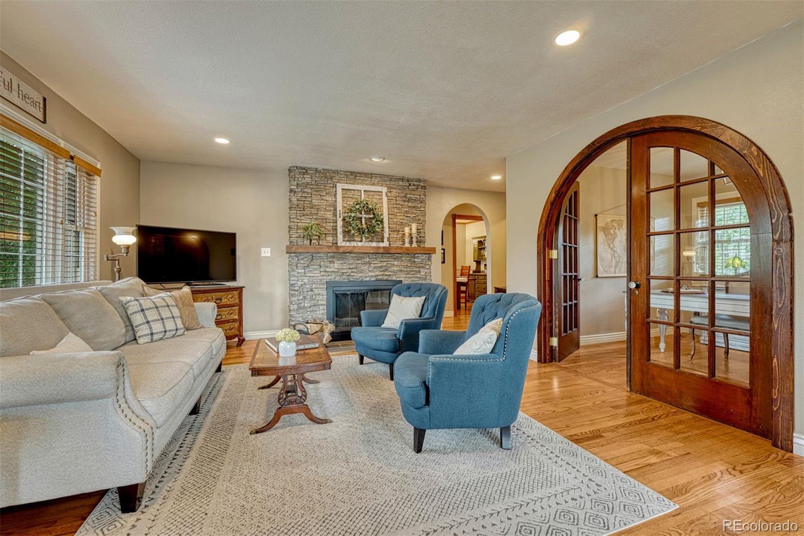 MLS Image #3 for 1900 e san rafael street,colorado springs, Colorado