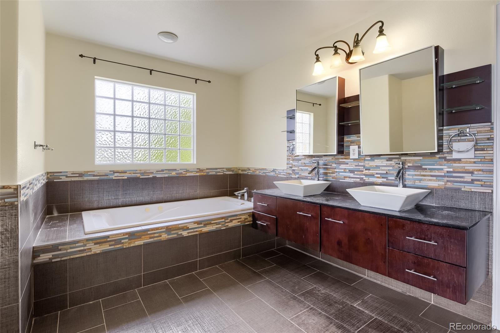 MLS Image #15 for 5704 s genoa court,aurora, Colorado