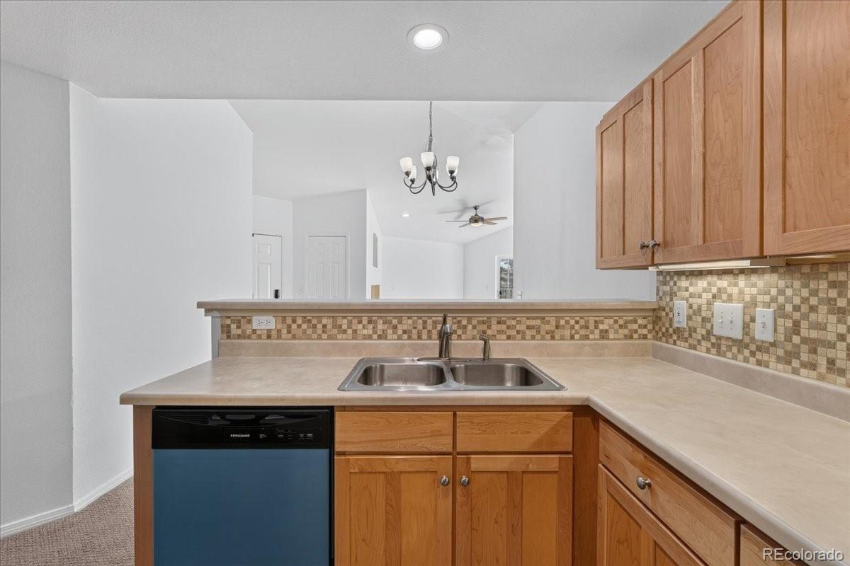 MLS Image #10 for 8707 e dry creek road 1823,centennial, Colorado