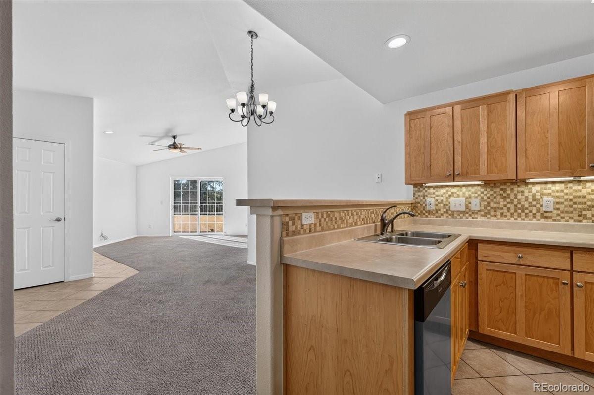 MLS Image #8 for 8707 e dry creek road 1823,centennial, Colorado