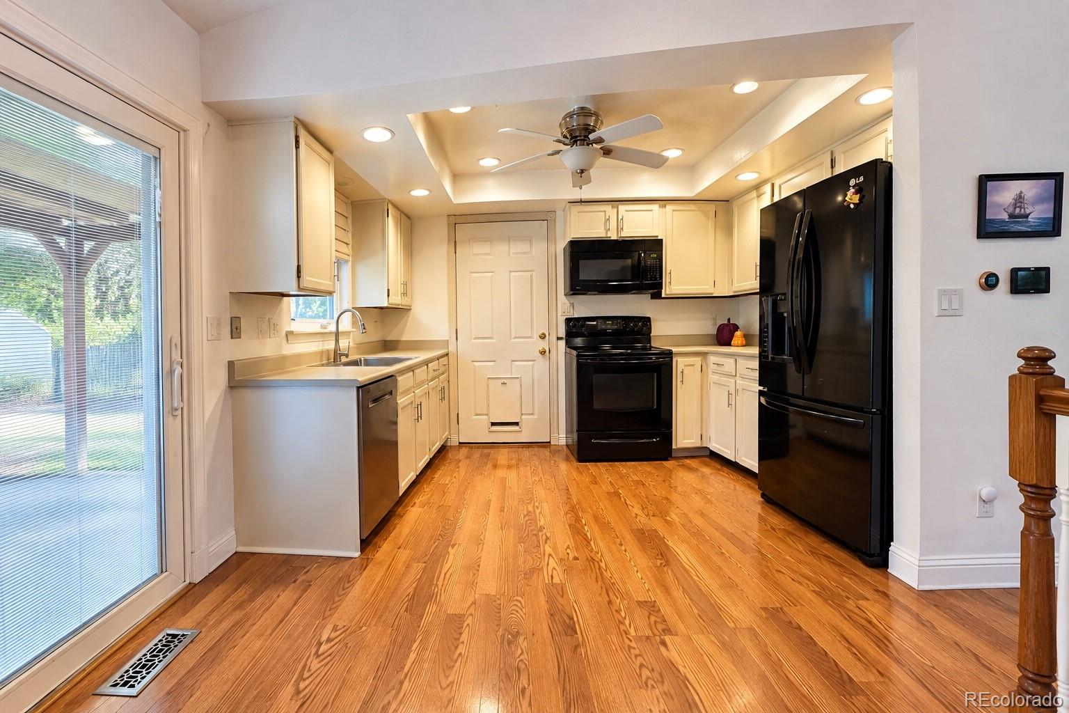 MLS Image #3 for 5852 s nelson street,littleton, Colorado