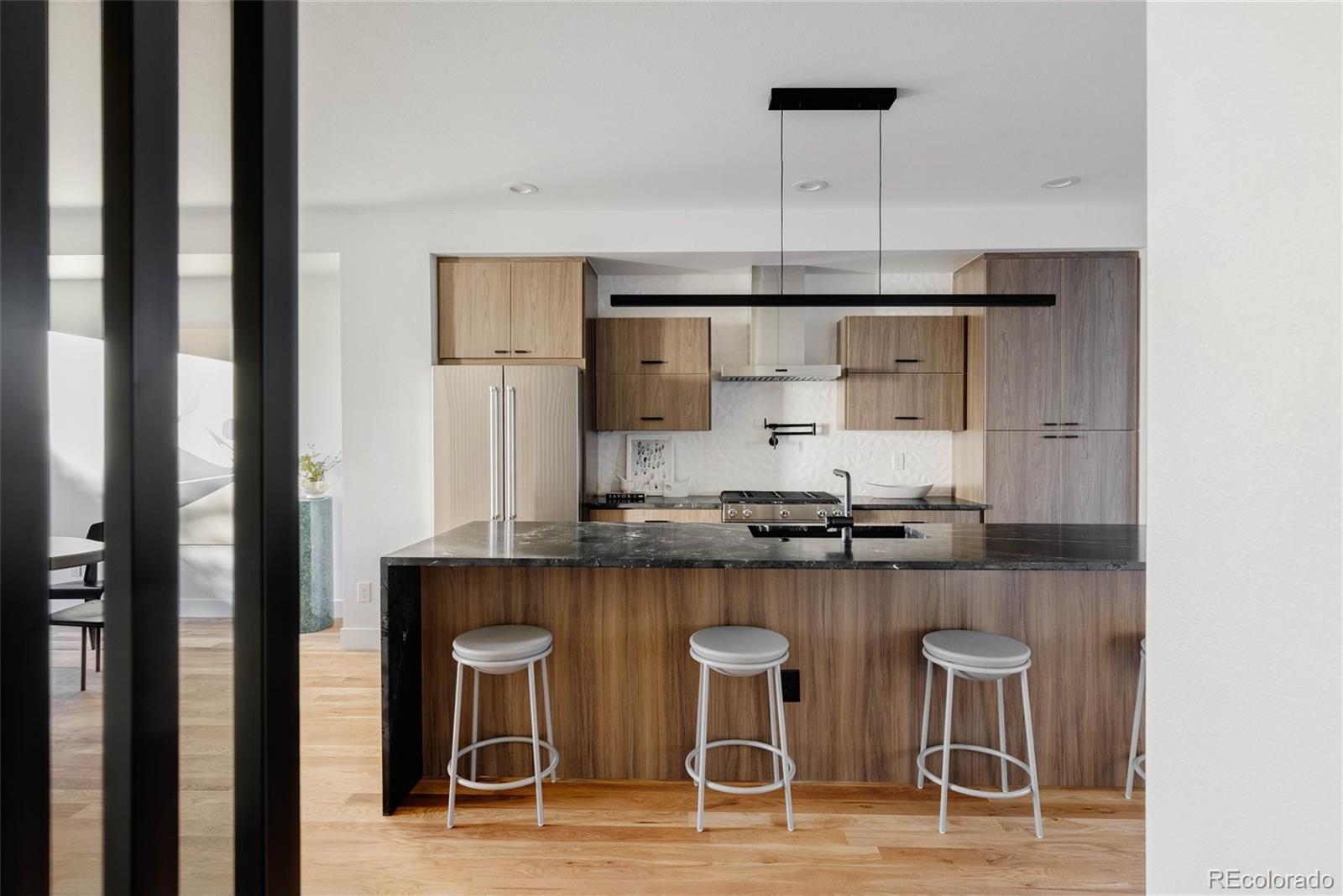MLS Image #14 for 2437 s cherokee street,denver, Colorado