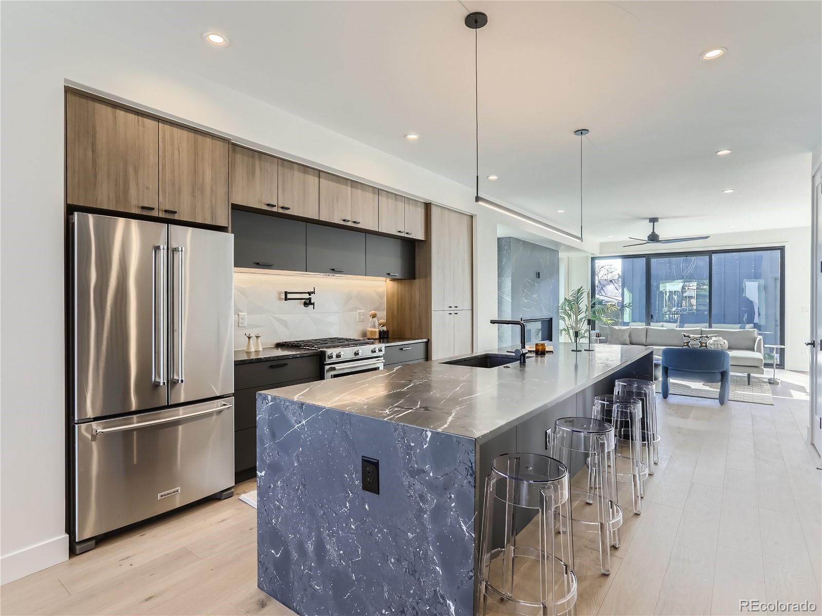MLS Image #4 for 2437 s cherokee street,denver, Colorado