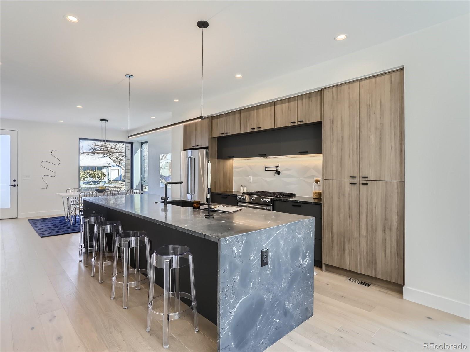 MLS Image #6 for 2437 s cherokee street,denver, Colorado