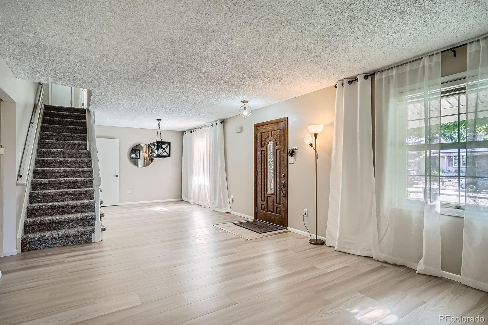 MLS Image #10 for 2514 s elkhart street,aurora, Colorado