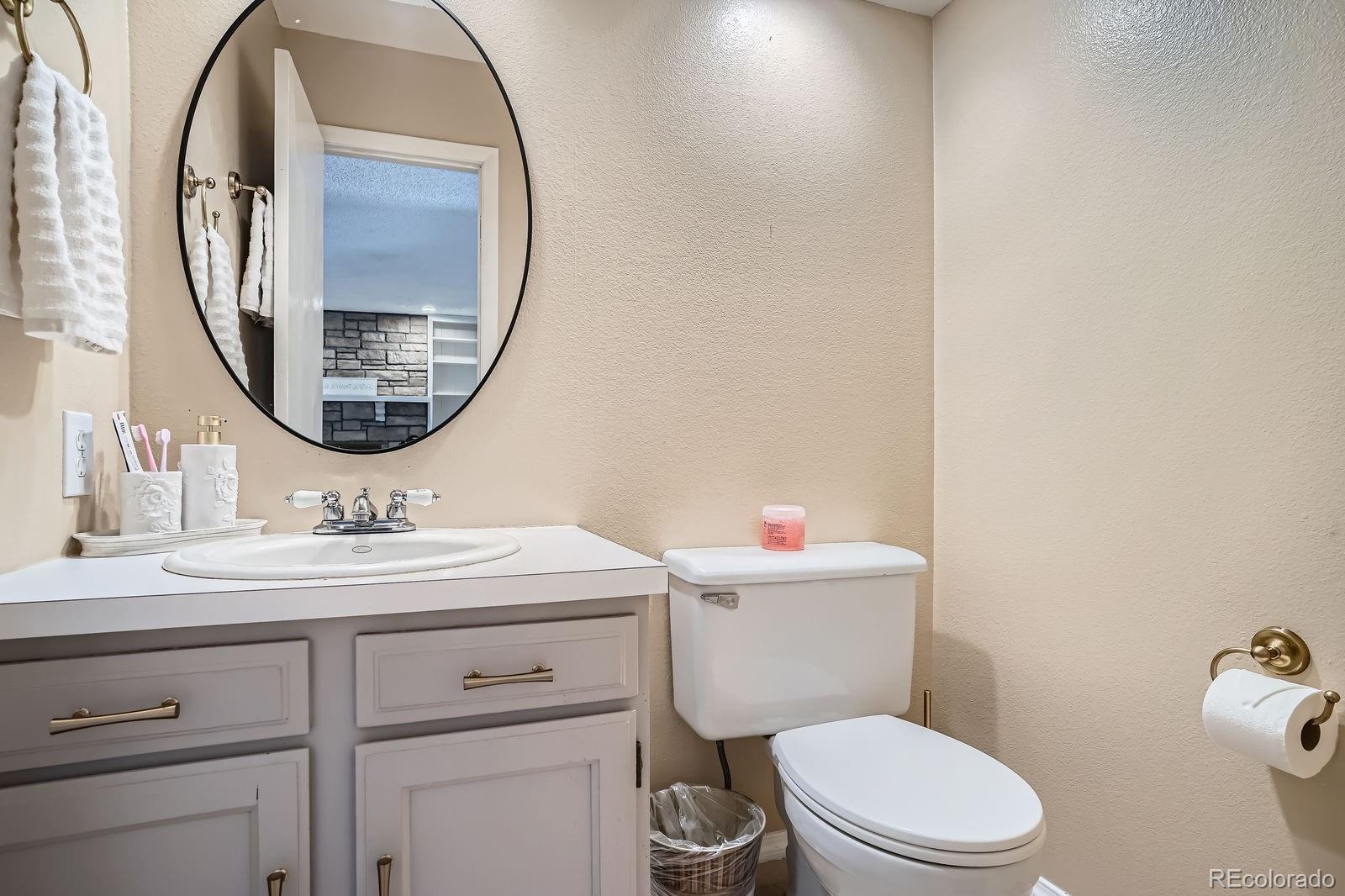 MLS Image #11 for 2514 s elkhart street,aurora, Colorado