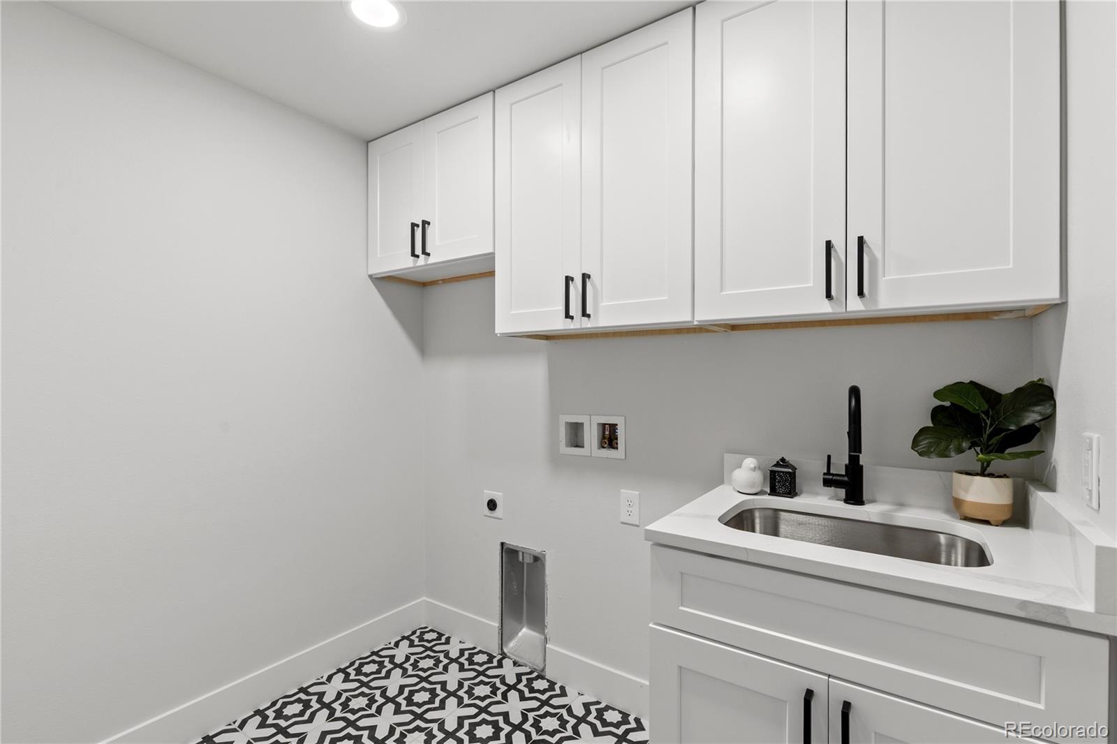 MLS Image #37 for 3565 s corona street,englewood, Colorado