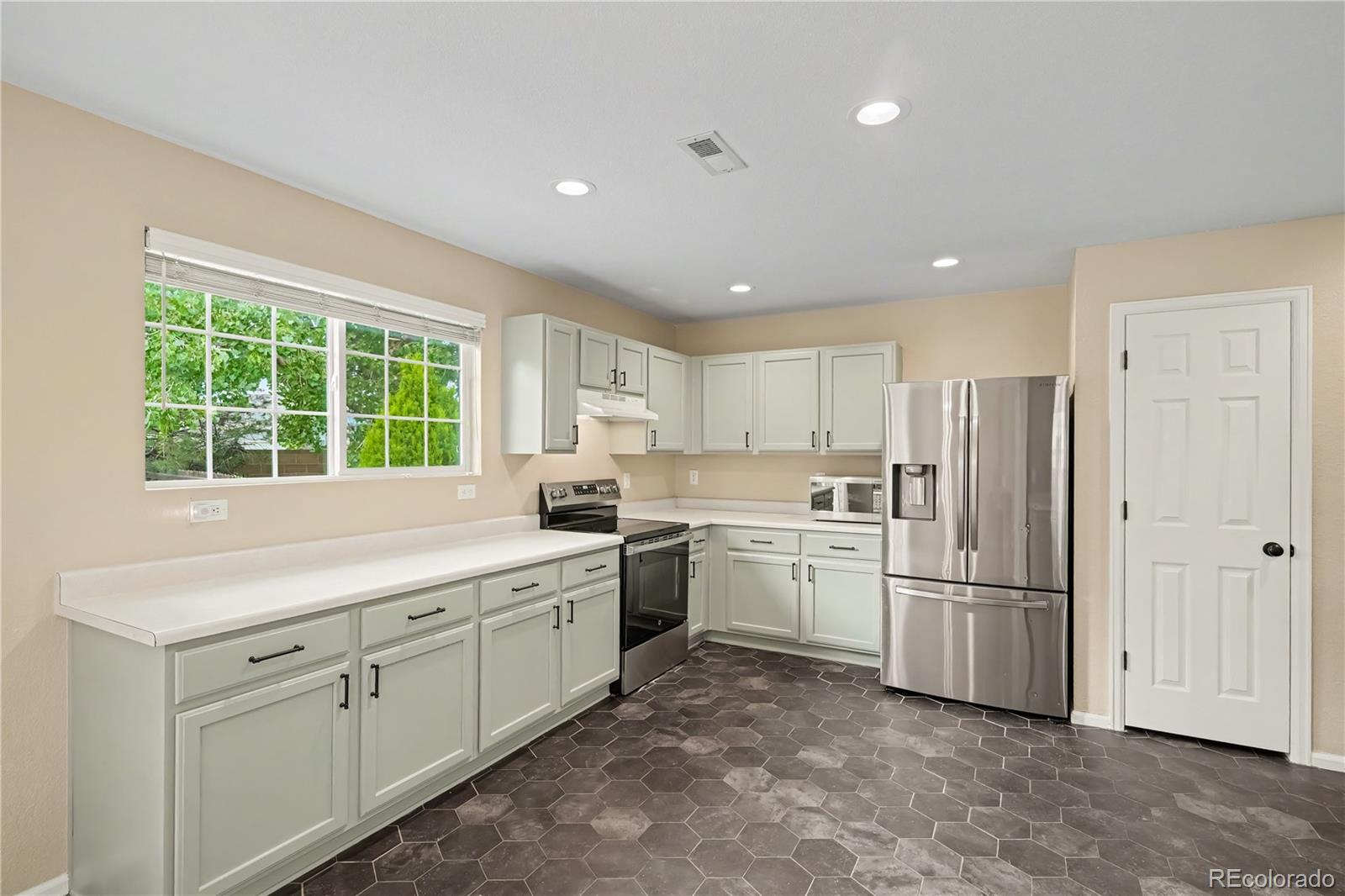 MLS Image #8 for 8090 s kittredge court ,englewood, Colorado