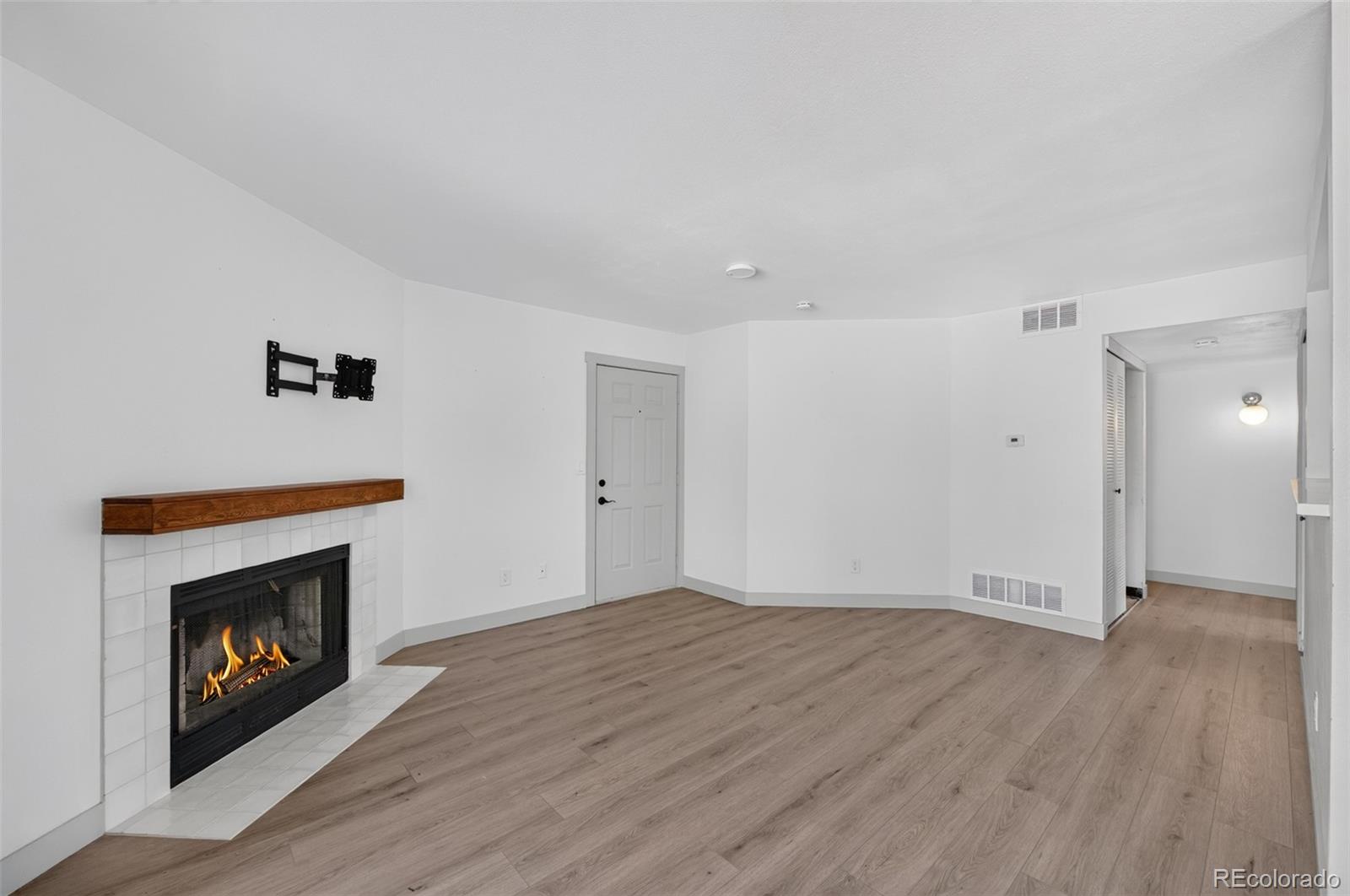 MLS Image #4 for 5706 w asbury place 108,lakewood, Colorado