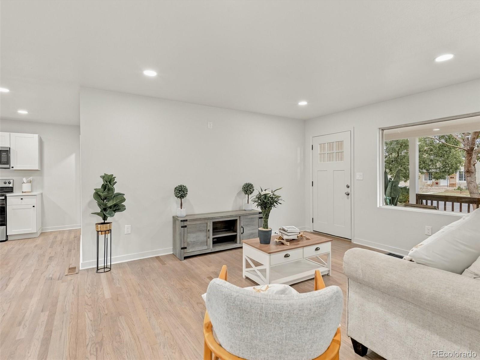 MLS Image #5 for 1967  macon street,aurora, Colorado