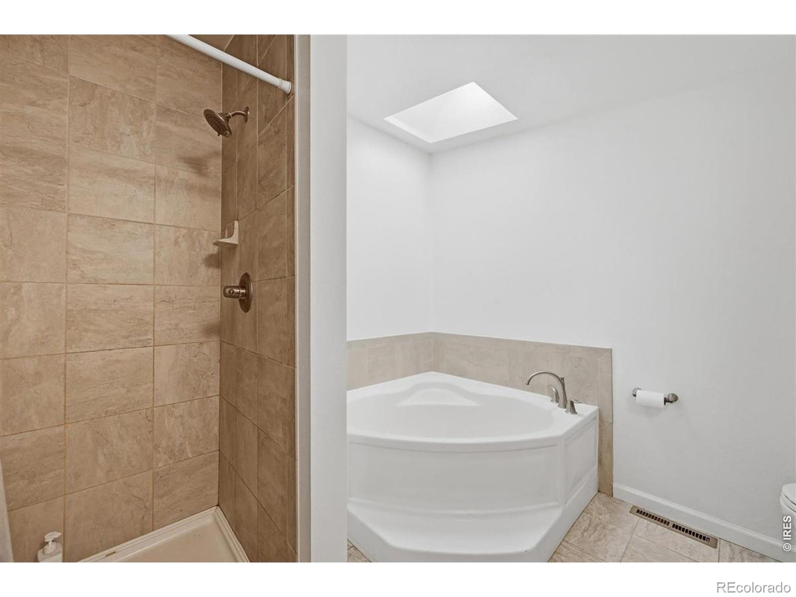 MLS Image #10 for 1004  deer meadow way,livermore, Colorado