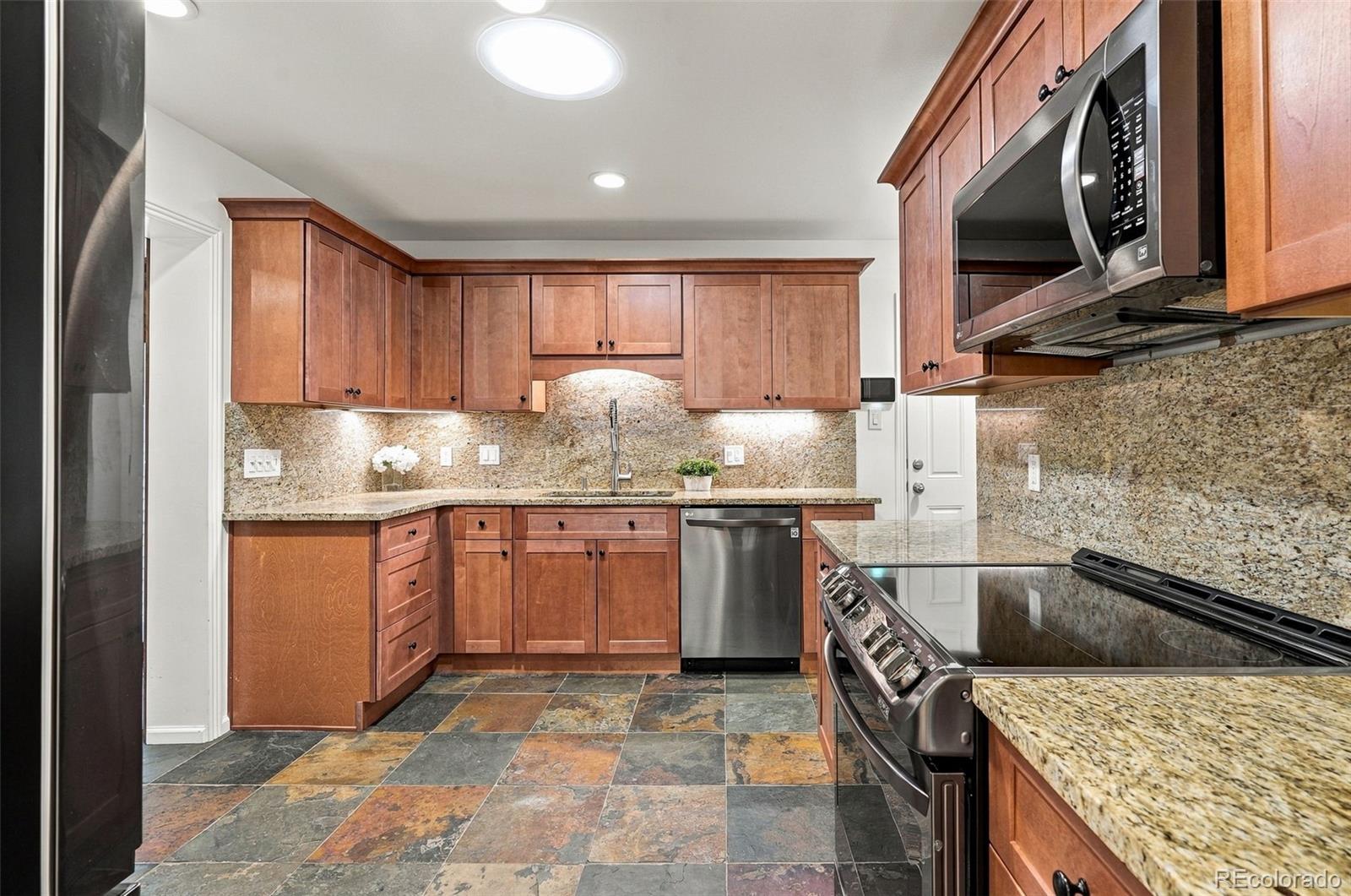 MLS Image #10 for 12154 w maryland drive,lakewood, Colorado