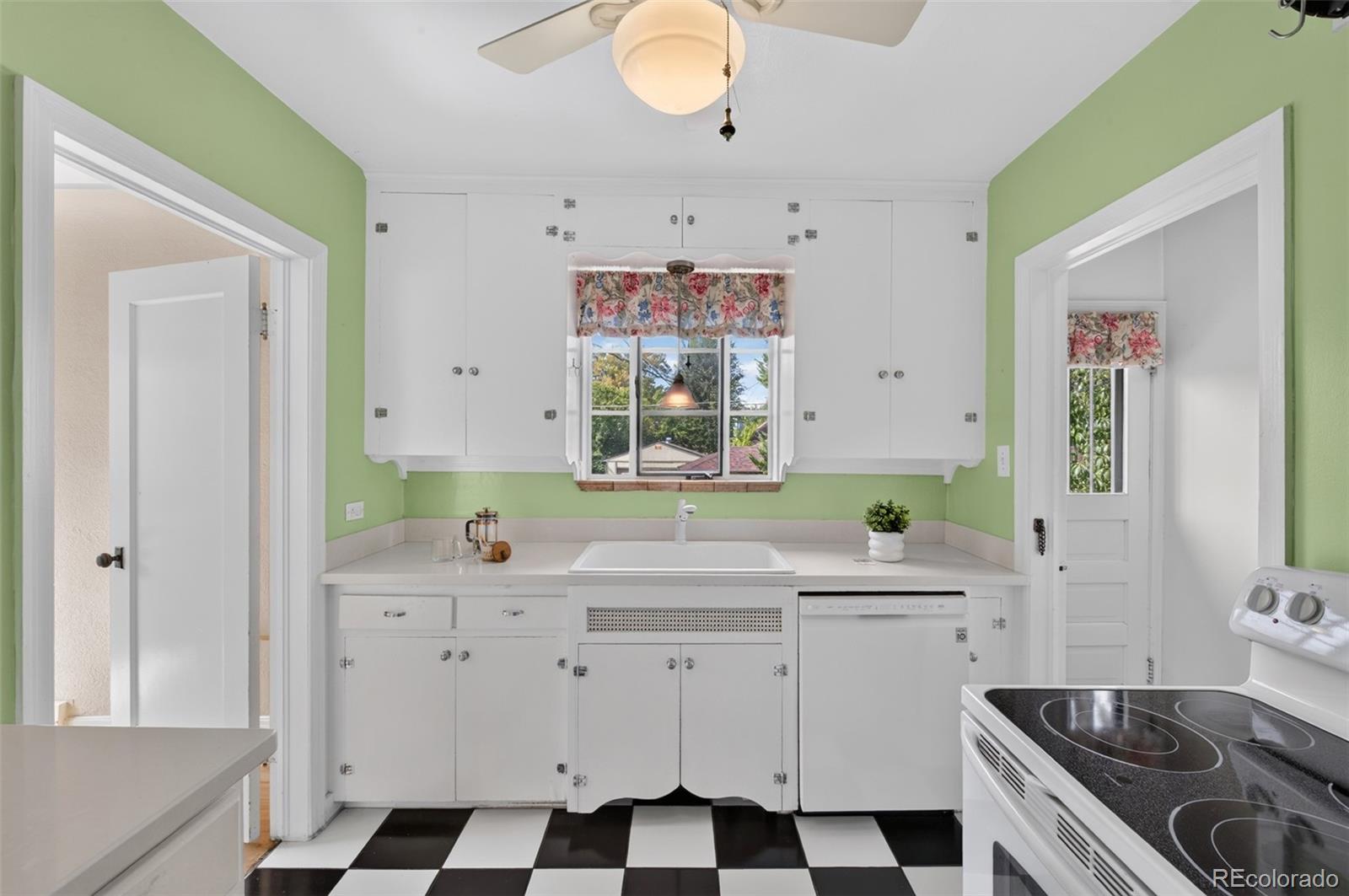 MLS Image #18 for 1151 s josephine street,denver, Colorado