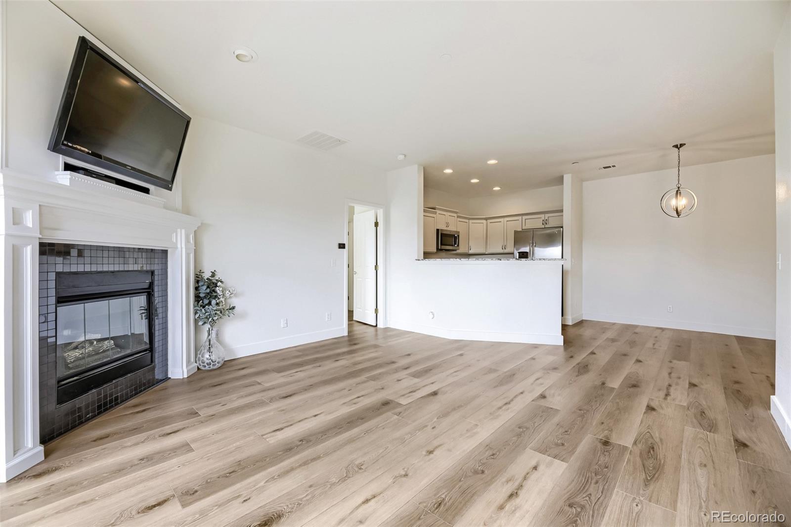 MLS Image #6 for 7498 s alkire street 201,littleton, Colorado