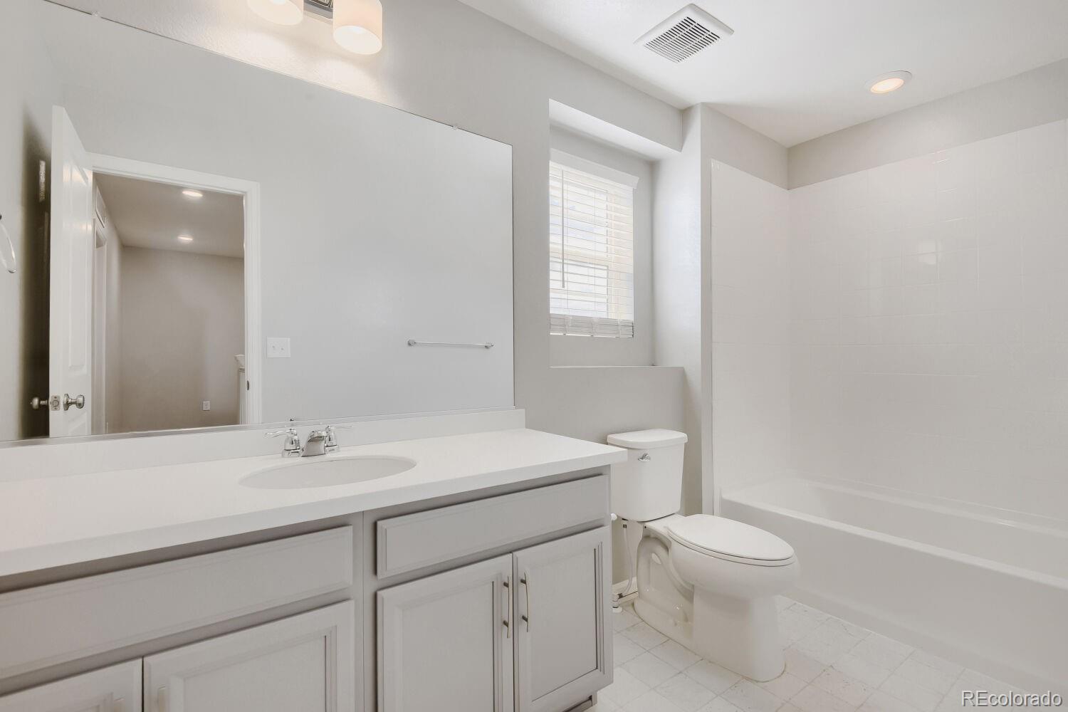MLS Image #17 for 6302 n fulton street,denver, Colorado