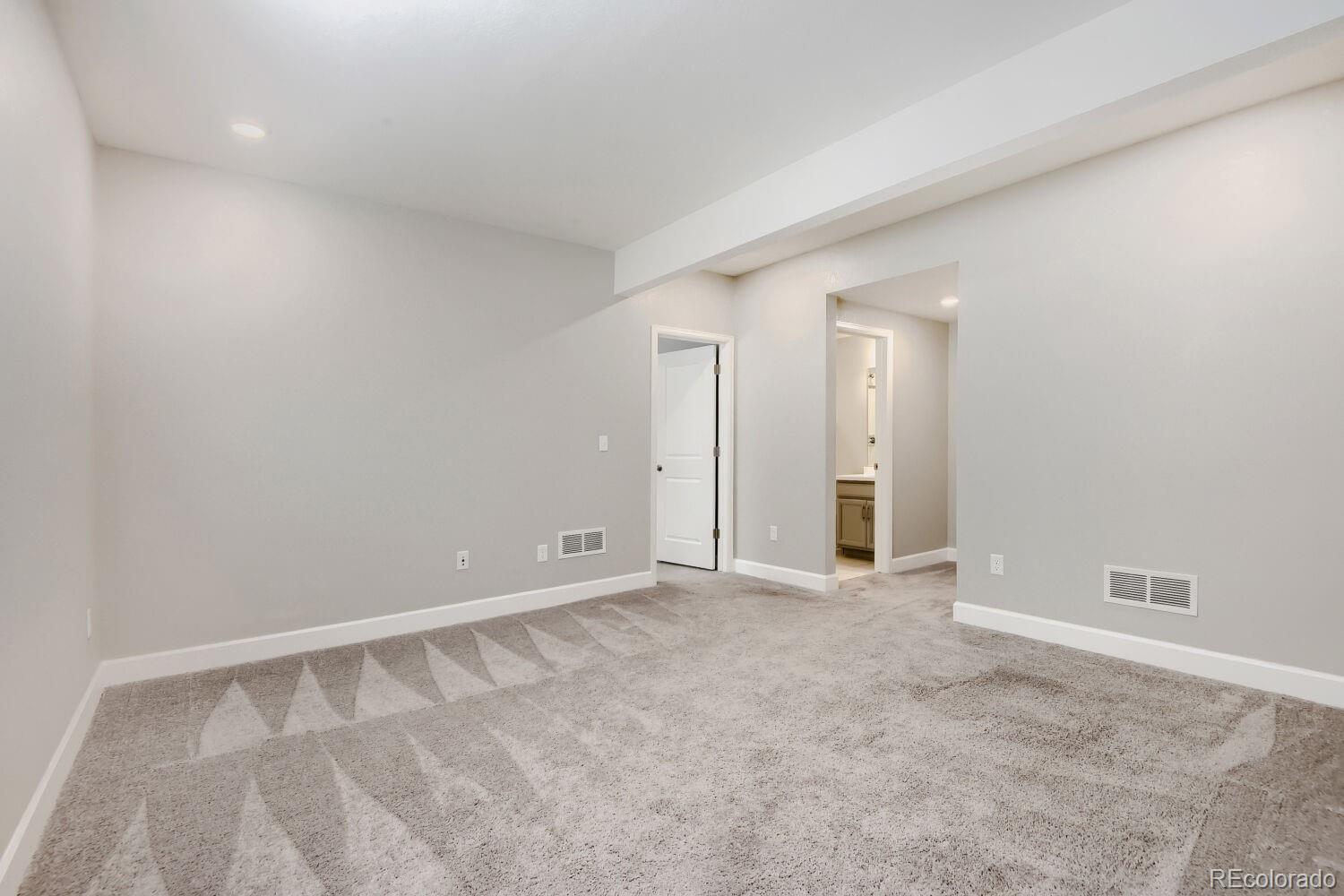 MLS Image #20 for 6302 n fulton street,denver, Colorado