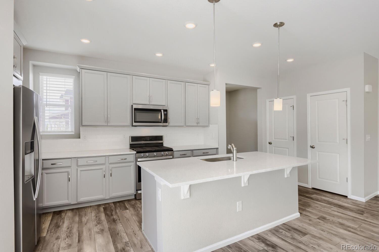 MLS Image #4 for 6302 n fulton street,denver, Colorado