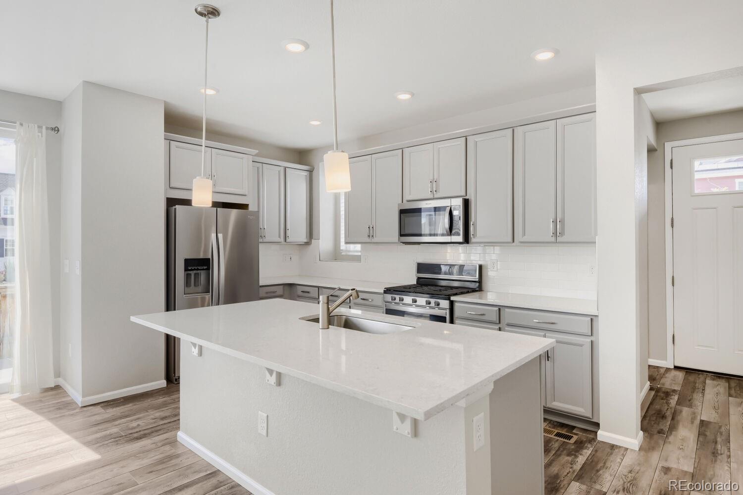 MLS Image #5 for 6302 n fulton street,denver, Colorado