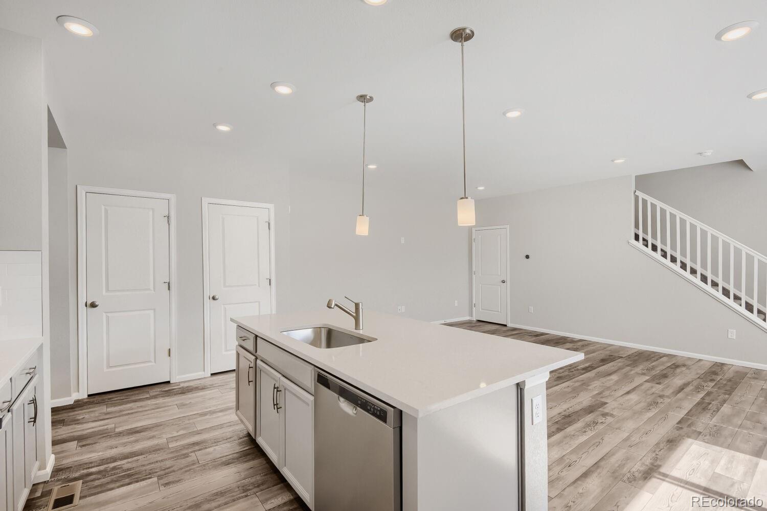 MLS Image #7 for 6302 n fulton street,denver, Colorado